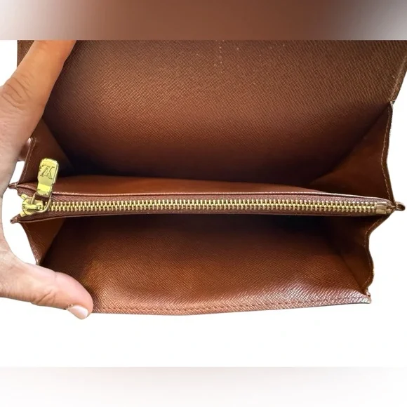 Authentic Louis Vuitton Long Brown Monogram Sarah Wallet